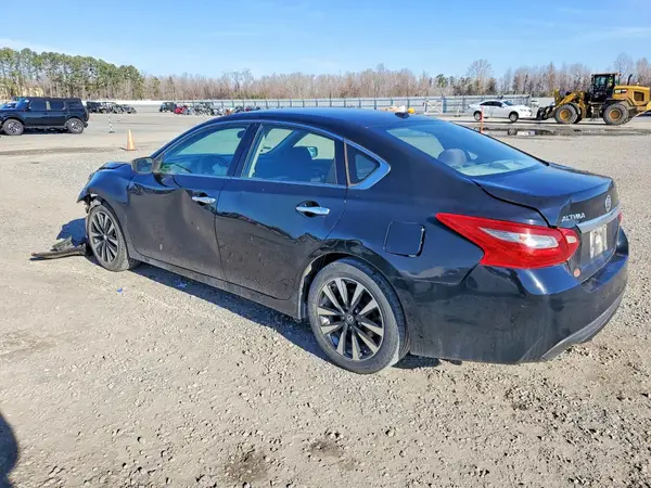 1N4AL3AP4JC268970 2018 NISSAN ALTIMA - Image 2