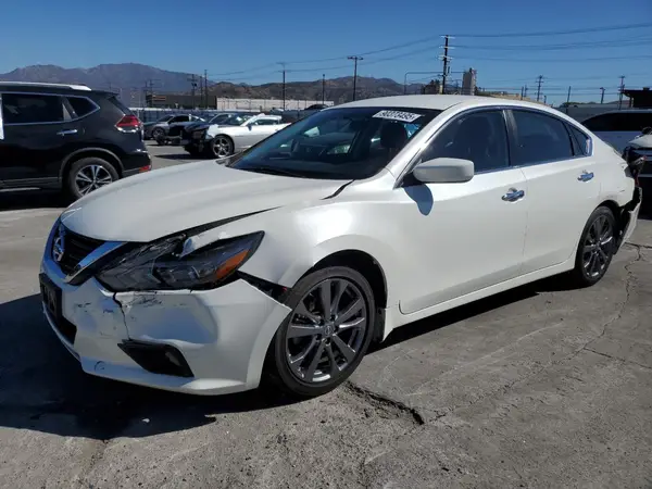 1N4AL3AP4JC271089 2018 NISSAN ALTIMA - Image 1