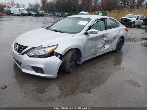1N4AL3AP4JC290578 2018 NISSAN ALTIMA - Image 2