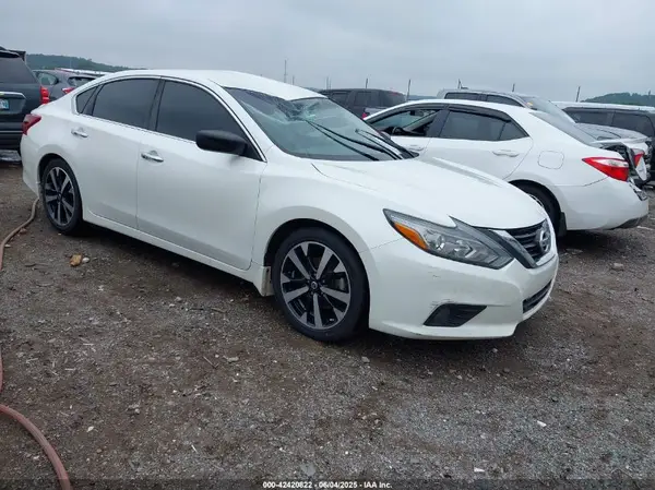 1N4AL3AP4JC293349 2018 NISSAN ALTIMA - Image 1