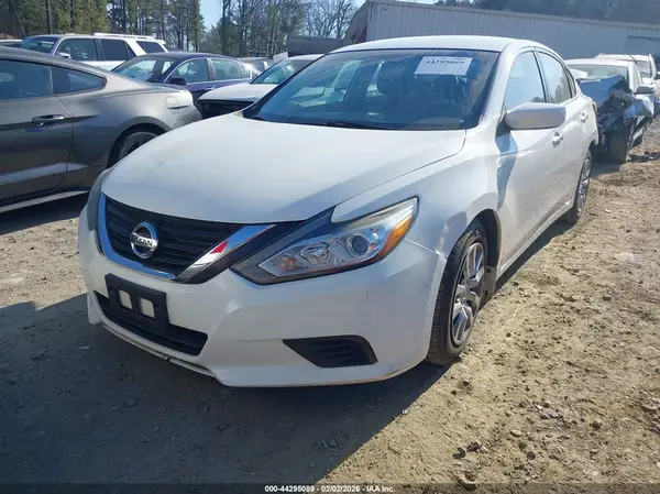 1N4AL3AP4JC296557 2018 NISSAN ALTIMA - Image 2