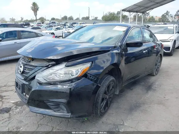 1N4AL3AP4JC470823 2018 NISSAN ALTIMA - Image 2