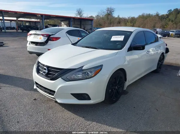 1N4AL3AP4JC473057 2018 NISSAN ALTIMA - Image 2