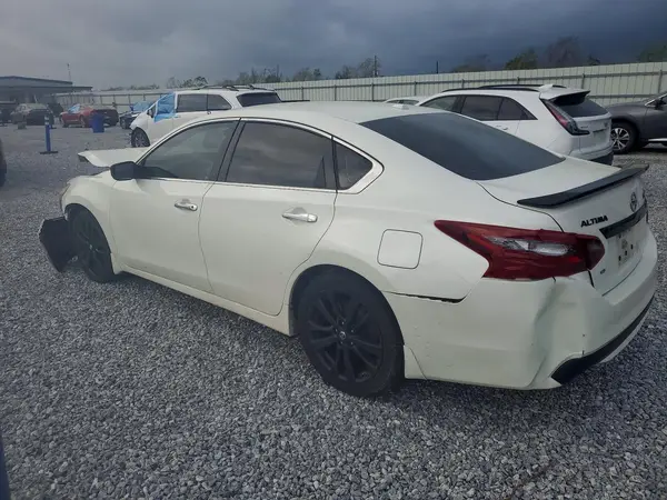 1N4AL3AP4JC474824 2018 NISSAN ALTIMA - Image 2