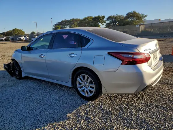 1N4AL3AP4JC475052 2018 NISSAN ALTIMA - Image 2