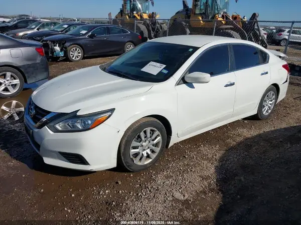 1N4AL3AP4JC477450 2018 NISSAN ALTIMA - Image 2