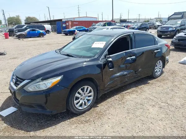 1N4AL3AP4JC478064 2018 NISSAN ALTIMA - Image 2