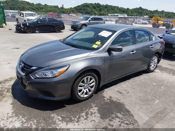 1N4AL3AP4JC478419 2018 NISSAN ALTIMA - Image 2