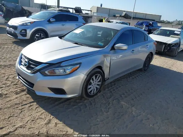 1N4AL3AP4JC479960 2018 NISSAN ALTIMA - Image 2