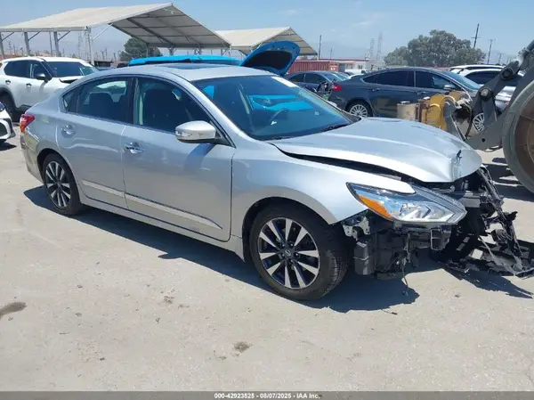 1N4AL3AP5GC171186 2016 NISSAN ALTIMA - Image 1