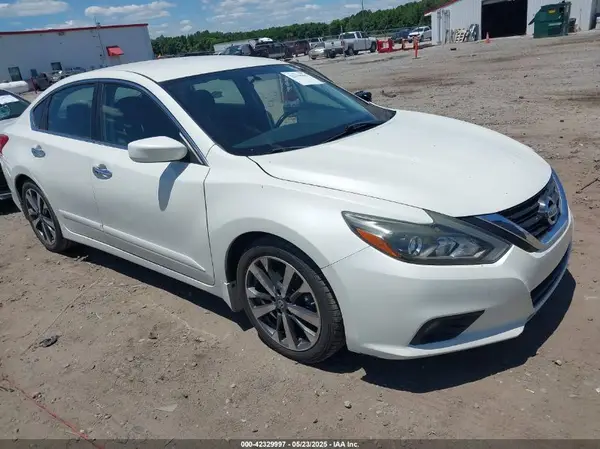1N4AL3AP5GC252334 2016 NISSAN ALTIMA - Image 1