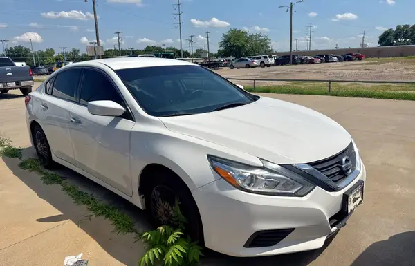 1N4AL3AP5GN365091 2016 NISSAN ALTIMA - Image 1