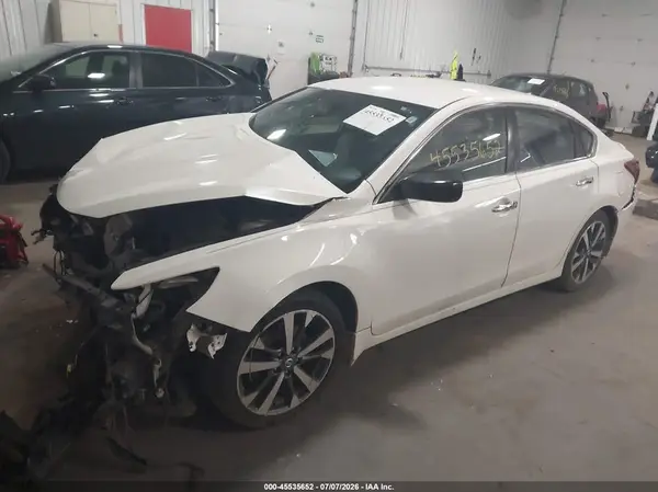 1N4AL3AP5HC110454 2017 NISSAN ALTIMA - Image 2