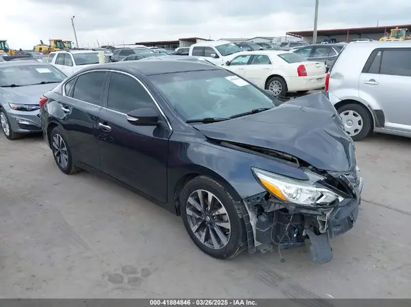 1N4AL3AP5HC111300 2017 NISSAN ALTIMA - Image 1