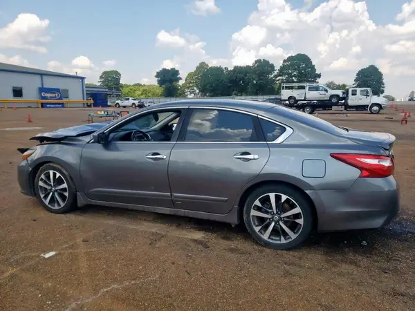 1N4AL3AP5HC111670 2017 NISSAN ALTIMA - Image 2