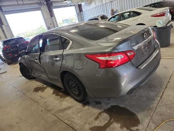 1N4AL3AP5HC120479 2017 NISSAN ALTIMA - Image 2