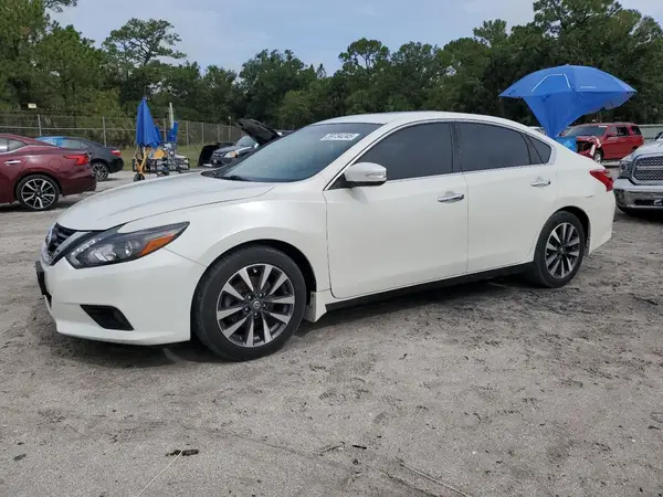 1N4AL3AP5HC121549 2017 NISSAN ALTIMA - Image 1