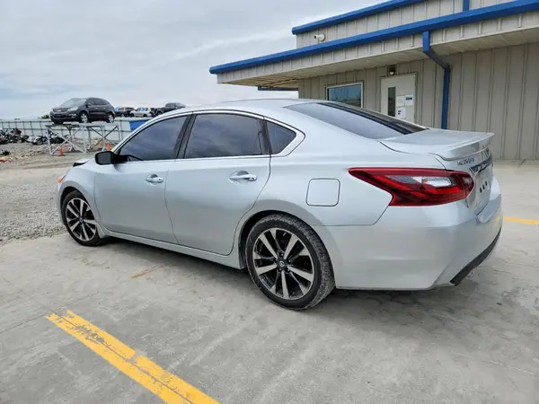 1N4AL3AP5HC128243 2017 NISSAN ALTIMA - Image 2