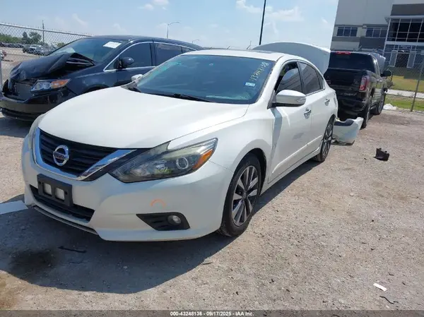 1N4AL3AP5HC128470 2017 NISSAN ALTIMA - Image 2
