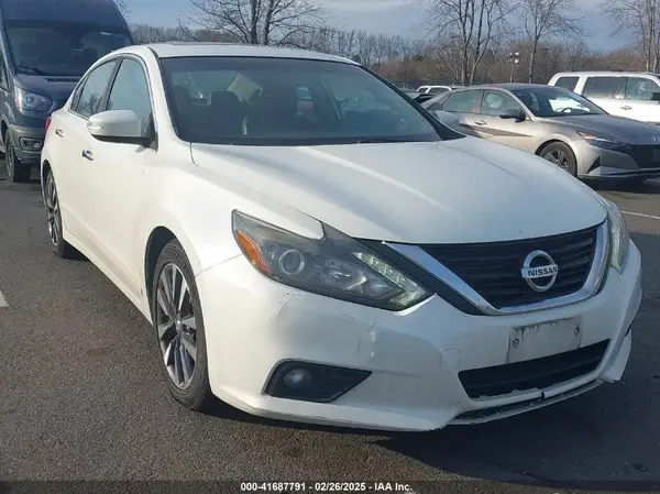 1N4AL3AP5HC131496 2017 NISSAN ALTIMA - Image 1