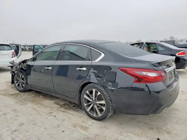 1N4AL3AP5HC132132 2017 NISSAN ALTIMA - Image 2