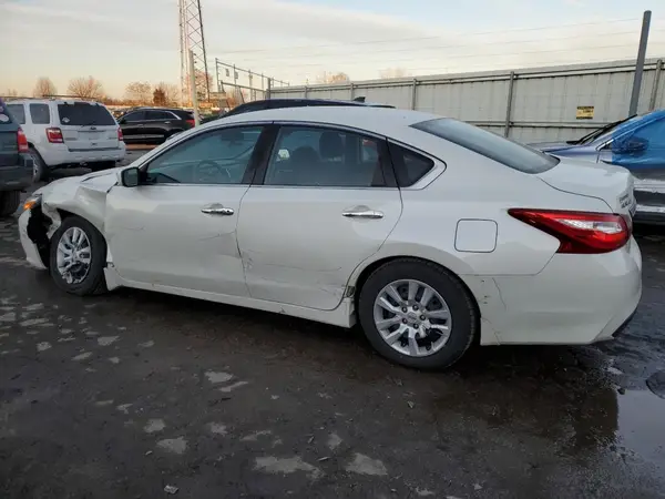 1N4AL3AP5HC135256 2017 NISSAN ALTIMA - Image 2
