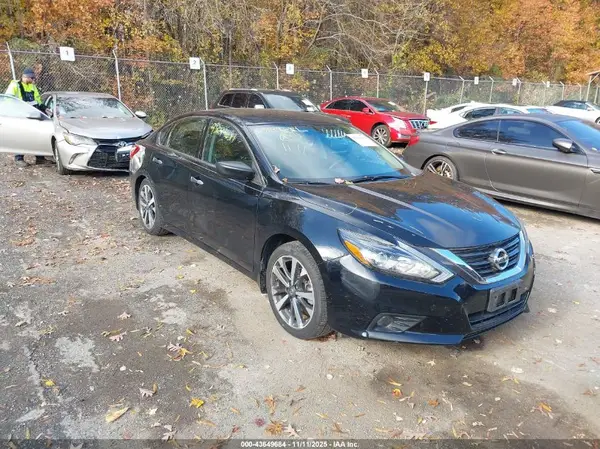 1N4AL3AP5HC145706 2017 NISSAN ALTIMA - Image 1