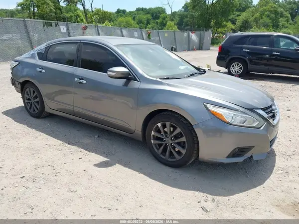 1N4AL3AP5HC154051 2017 NISSAN ALTIMA - Image 1