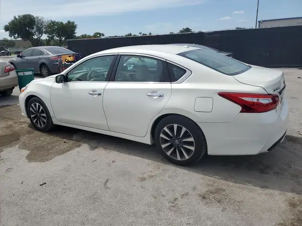 1N4AL3AP5HC157645 2017 NISSAN ALTIMA - Image 2