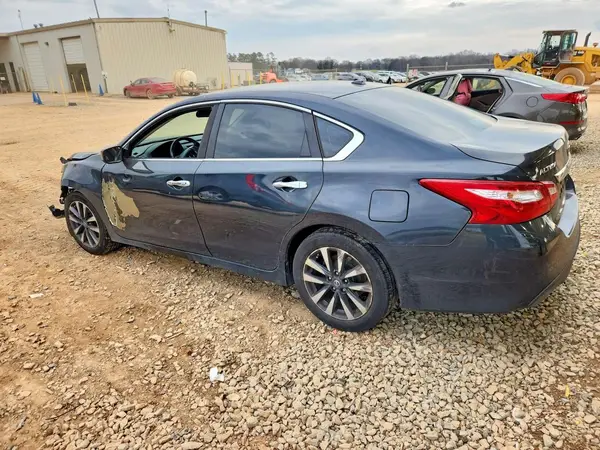 1N4AL3AP5HC157757 2017 NISSAN ALTIMA - Image 2