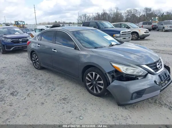 1N4AL3AP5HC161176 2017 NISSAN ALTIMA - Image 1