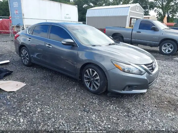 1N4AL3AP5HC166197 2017 NISSAN ALTIMA - Image 1