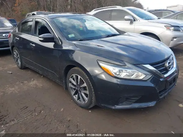 1N4AL3AP5HC167639 2017 NISSAN ALTIMA - Image 1