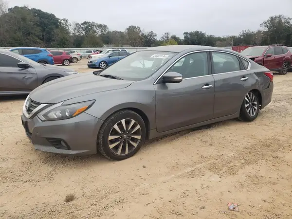 1N4AL3AP5HC175563 2017 NISSAN ALTIMA - Image 1