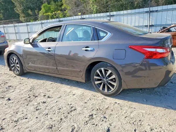 1N4AL3AP5HC181184 2017 NISSAN ALTIMA - Image 2