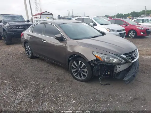 1N4AL3AP5HC182240 2017 NISSAN ALTIMA - Image 1