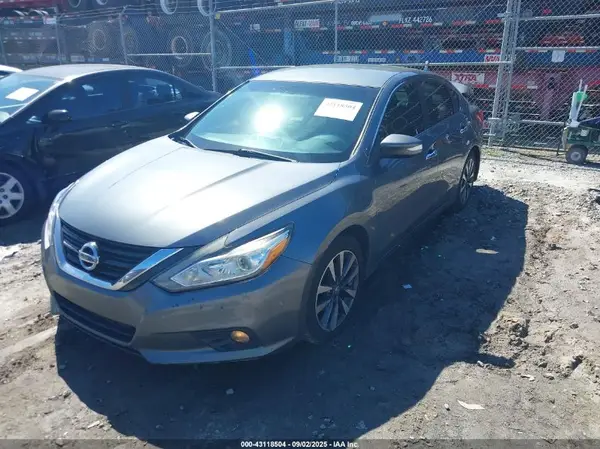 1N4AL3AP5HC187132 2017 NISSAN ALTIMA - Image 2