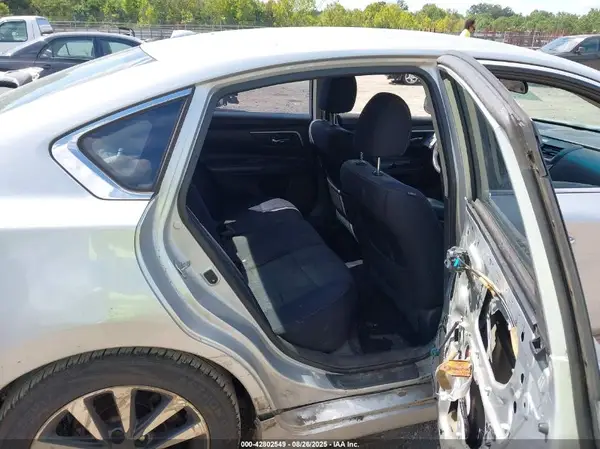 1N4AL3AP5HC188099 2017 NISSAN ALTIMA - Image 8