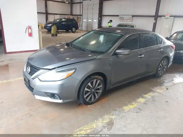 1N4AL3AP5HC193769 2017 NISSAN ALTIMA - Image 2