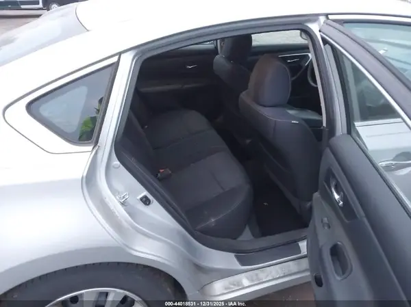 1N4AL3AP5HC207086 2017 NISSAN ALTIMA - Image 8