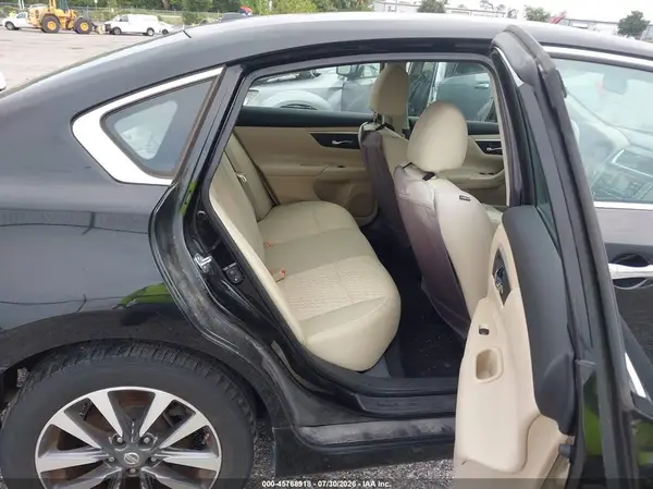 1N4AL3AP5HC214393 2017 NISSAN ALTIMA - Image 8