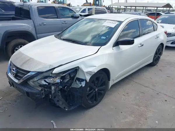 1N4AL3AP5HC218024 2017 NISSAN ALTIMA - Image 2