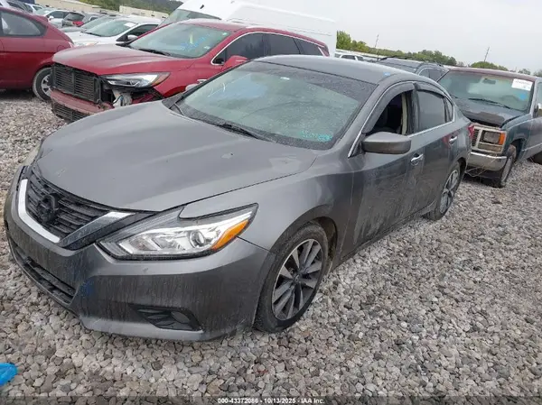 1N4AL3AP5HC238628 2017 NISSAN ALTIMA - Image 2
