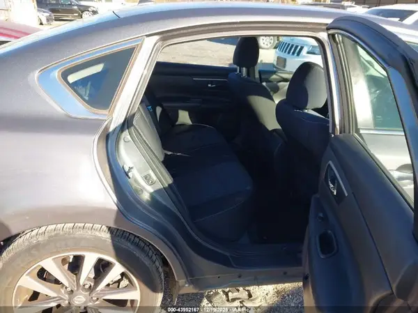 1N4AL3AP5HC245398 2017 NISSAN ALTIMA - Image 8