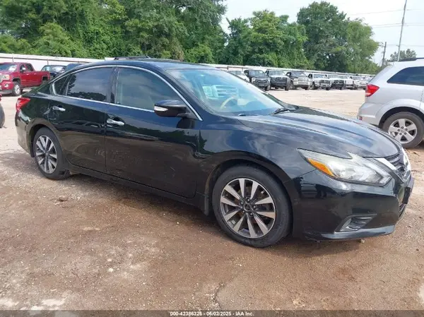 1N4AL3AP5HC246230 2017 NISSAN ALTIMA - Image 1