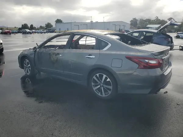 1N4AL3AP5HC252058 2017 NISSAN ALTIMA - Image 2