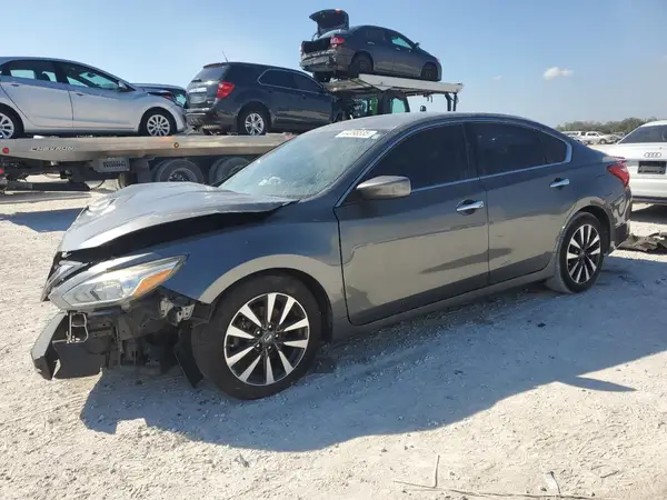 1N4AL3AP5HC256143 2017 NISSAN ALTIMA - Image 1