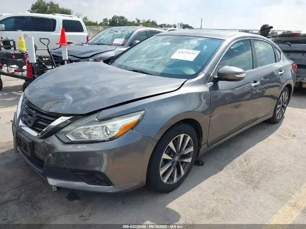1N4AL3AP5HC263321 2017 NISSAN ALTIMA - Image 2
