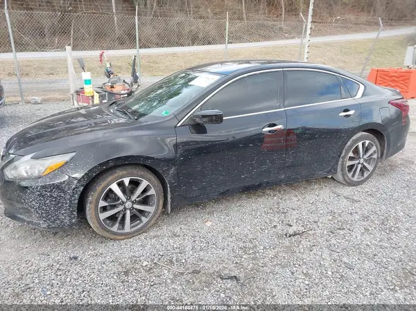 1N4AL3AP5HC266896 2017 NISSAN ALTIMA - Image 2