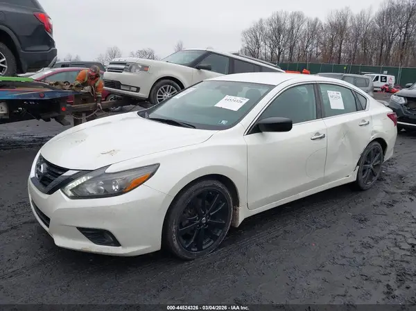 1N4AL3AP5HC270043 2017 NISSAN ALTIMA - Image 2